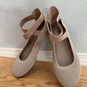 Women's Dream Pairs Beige Ballet Flats